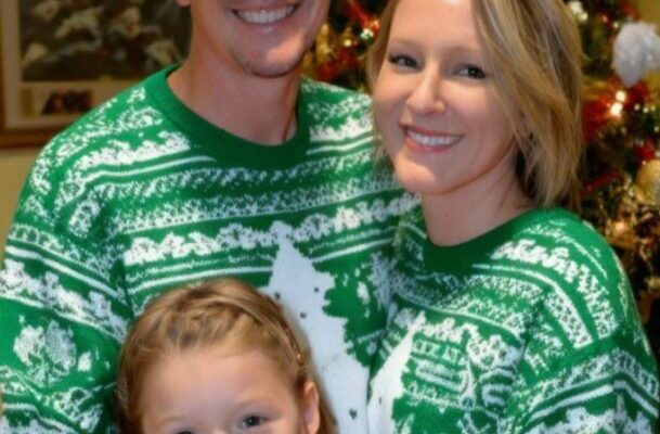 Min man fick en julklapp från sin första kärlek — och när han öppnade den framför oss, han sa,» jag måste gå, » tårar fyller ögonen.