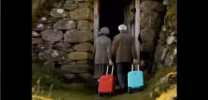 Abbandonati dai figli, trovano una casa scolpita nella montagna… e ciò che li attende lì dentro cambia per sempre il loro destino