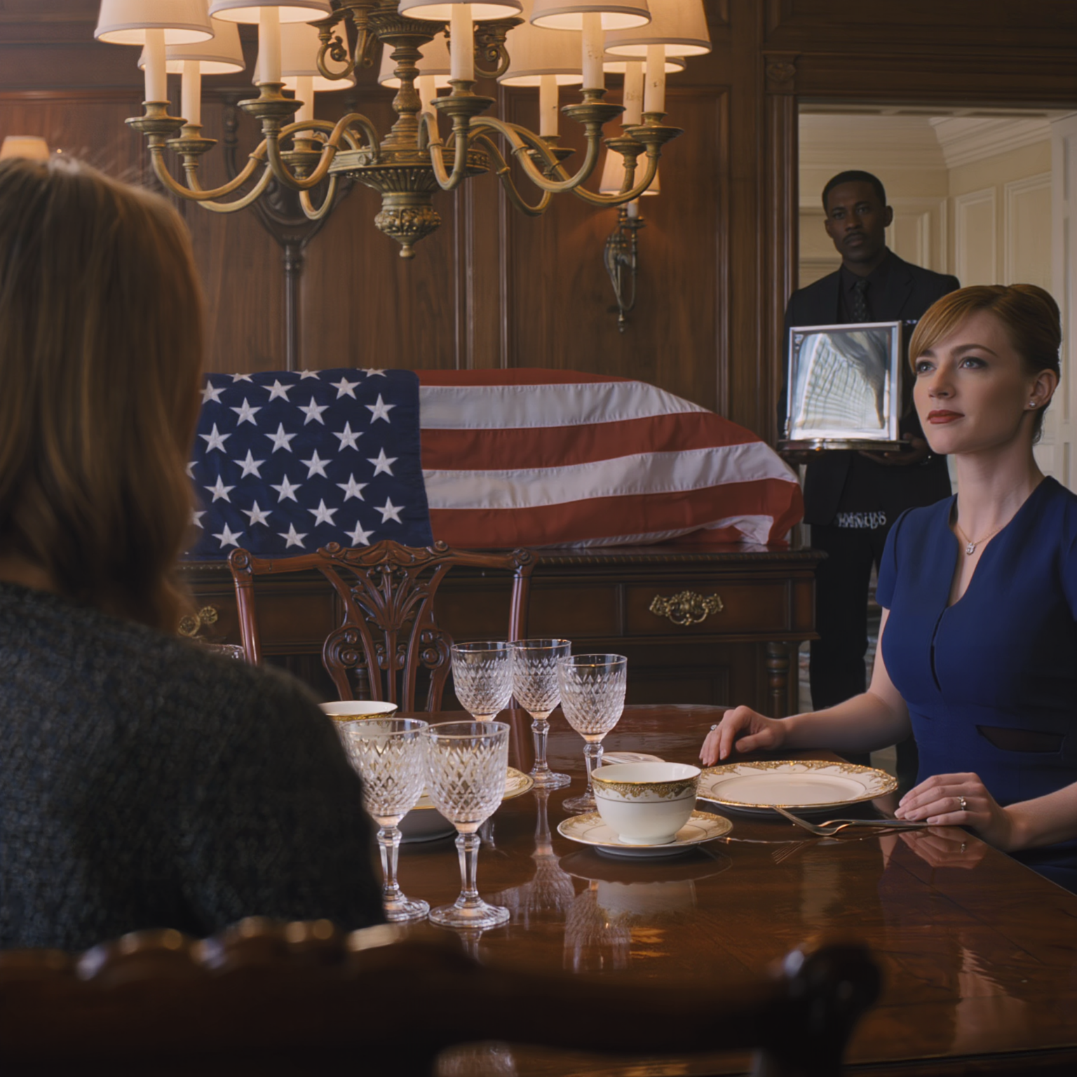 “Food stamps again?” my sister sneered right at our 40th anniversary dinner. Dad was sipping his wine and choked, just as the butler walked in holding an early-delivered Forbes—the cover face-down. I was still in thrift-store clothes, and I just smiled: “Let me have… that gift.”