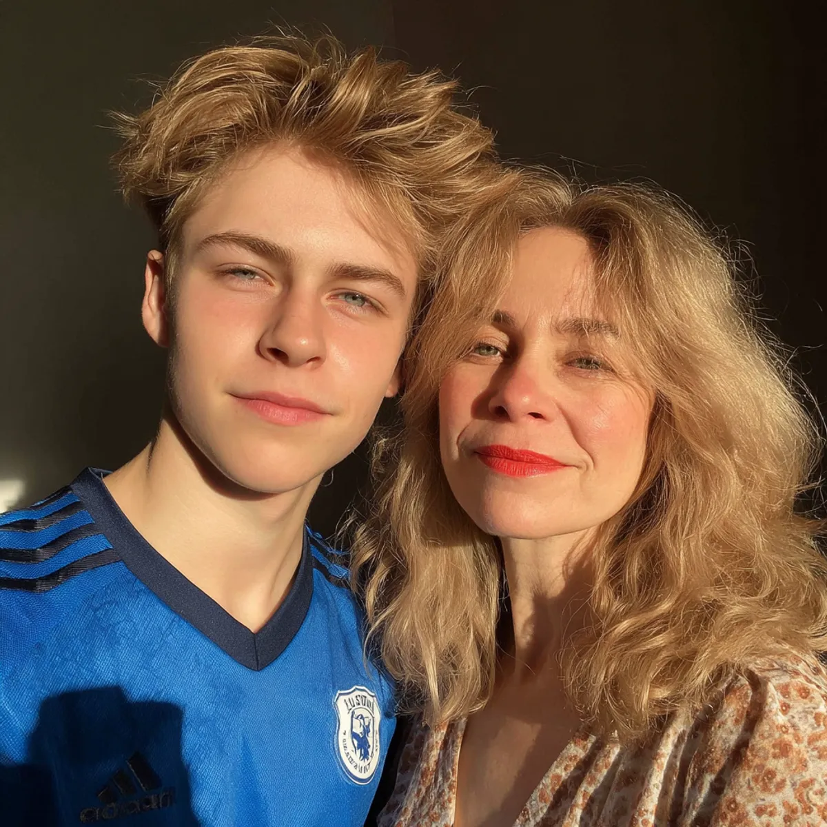 Nachdem mein Vater wieder geheiratet hatte, steckte mich seine neue Frau in den Keller, während ihr Sohn mein Zimmer übernahm – dann überredete sie meinen Vater, mein College-Geld ihrem Kind zu geben